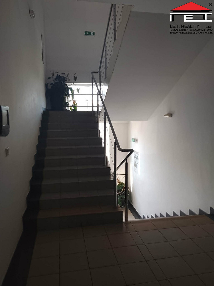 Pronájem kanceláře 227 m² — photo 5