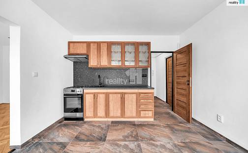 Pronájem bytu 2+1 63 m², Československé armády, Česká Lípa