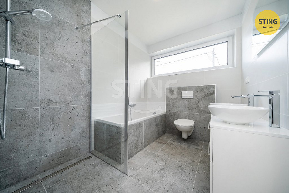 Pronájem domu 93 m² s pozemkem 600 m² — photo 2