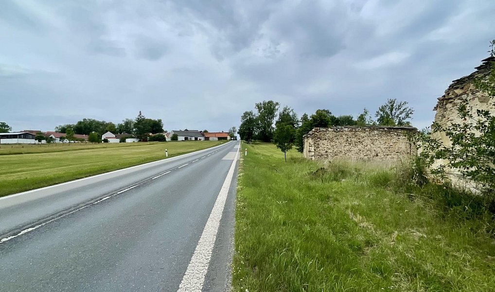 Prodej komerčního pozemku 462 m², Pleše – náhled fotky 3