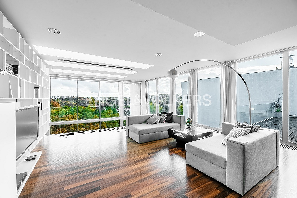 Pronájem bytu 5+kk 279 m² – fotografie 3
