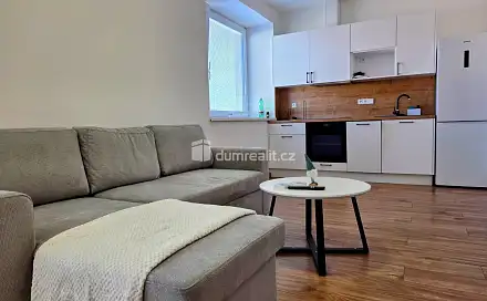Pronájem bytu 1+kk 37 m²