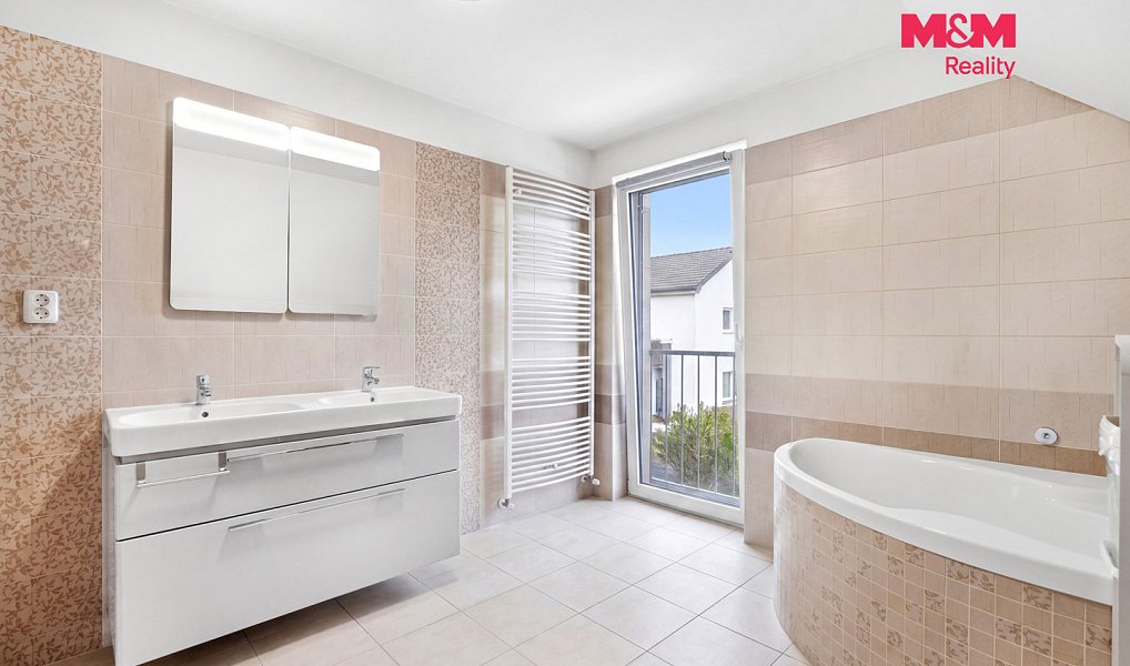 Prodej domu 124 m² s pozemkem 341 m², Býkev – náhled fotky 4