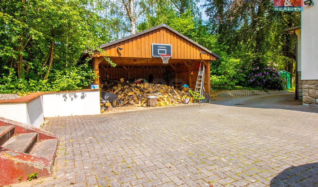 Prodej domu 250 m² s pozemkem 2 077 m², Nový Bor – náhled fotky 28