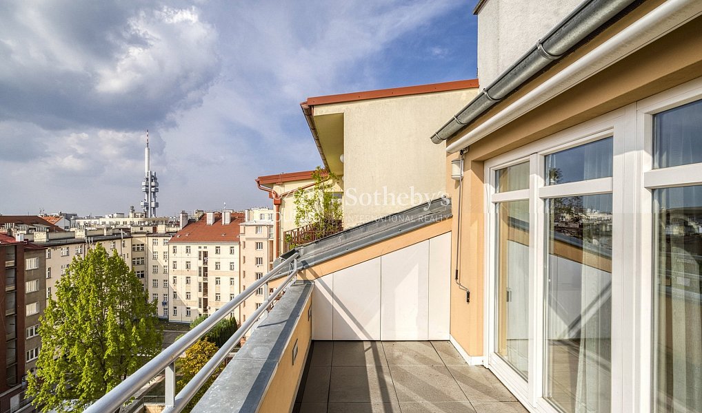 Prodej bytu 4+kk 129 m², Praha – náhled fotky 2