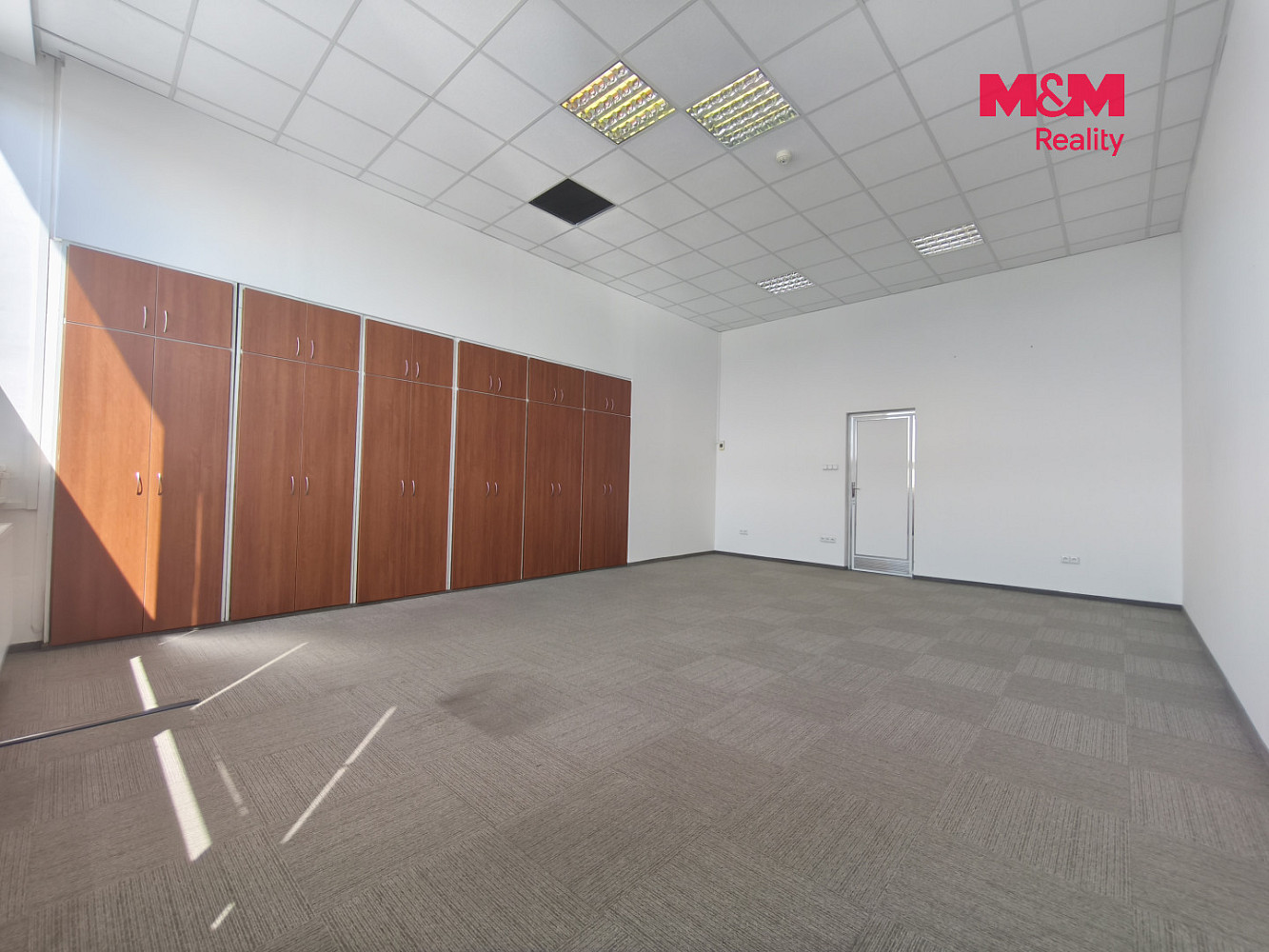 Pronájem skladovacích prostor 383 m² – fotografie 4