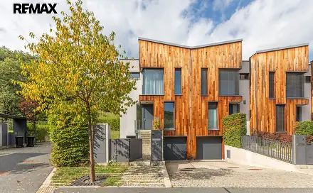 Pronájem domu 179 m² s pozemkem 435 m², V Šáreckém údolí, Praha 6 - Dejvice