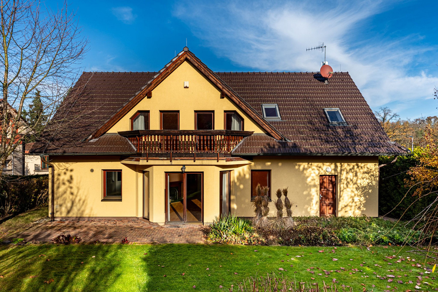 Pronájem domu 300 m² s pozemkem 713 m²