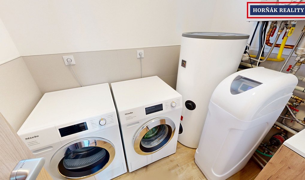 Prodej domu 288 m² s pozemkem 863 m², Ochoz u Brna – náhled fotky 36