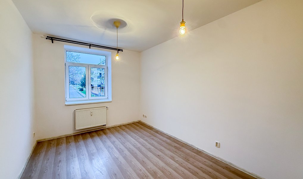 Pronájem bytu 1+kk 25 m², Milovice – náhled fotky 3