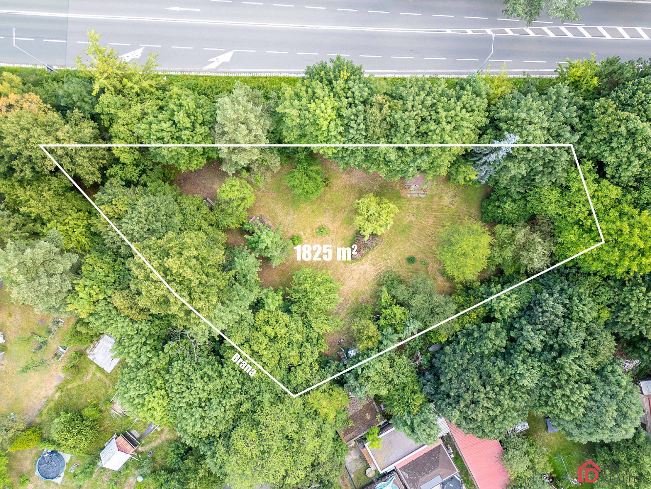 Prodej stavebního pozemku 1 825 m²