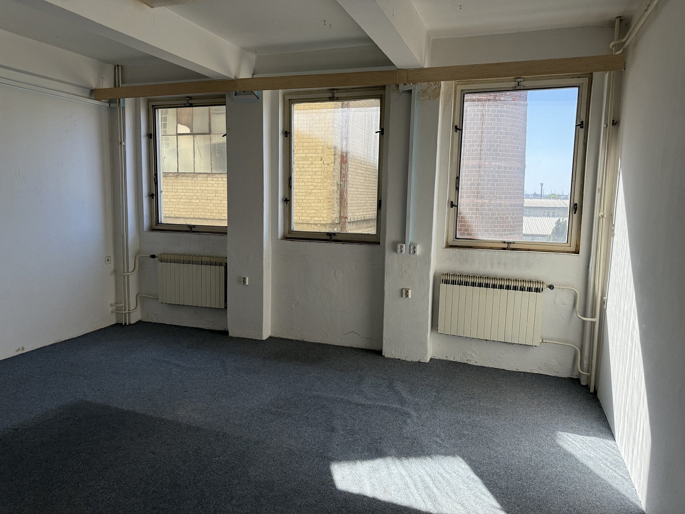 Pronájem kanceláře 28 m² – fotografie 2