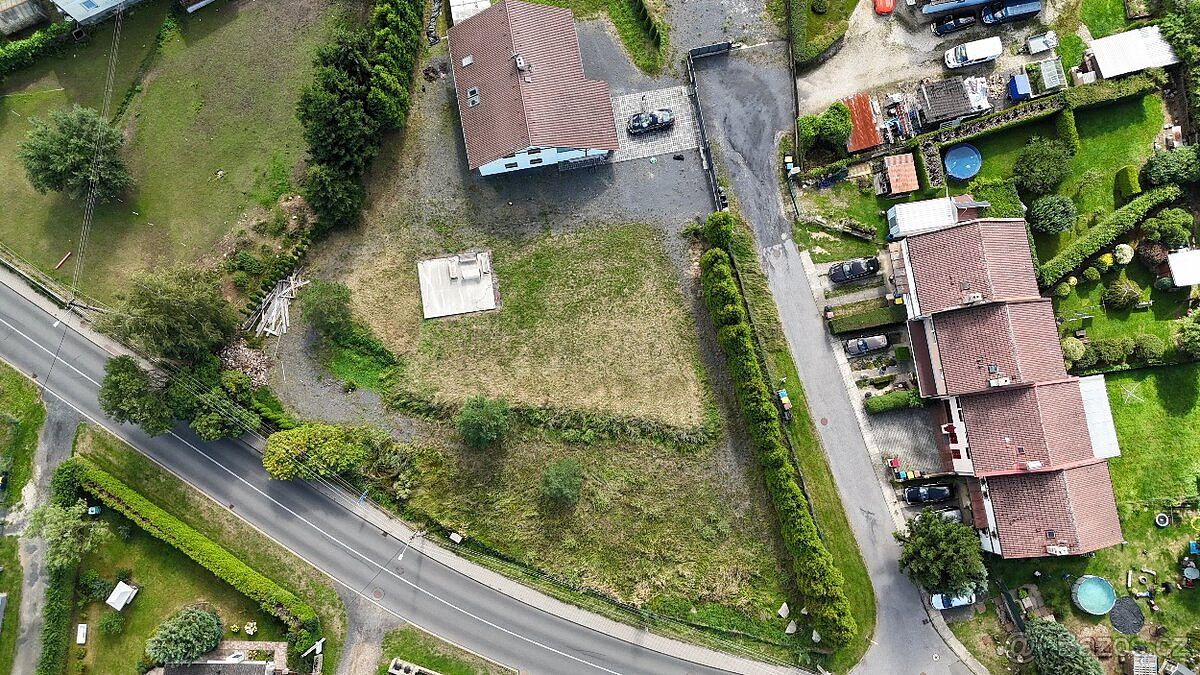 Prodej stavebního pozemku 1 837 m² – fotografie 2