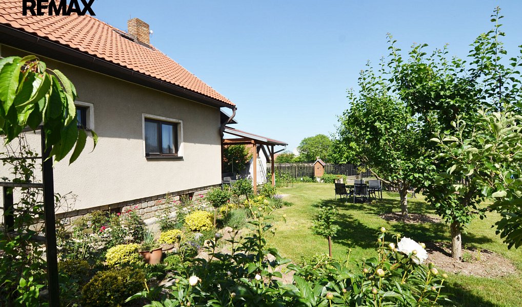 Prodej domu 260 m² s pozemkem 832 m², Praha – náhled fotky 3