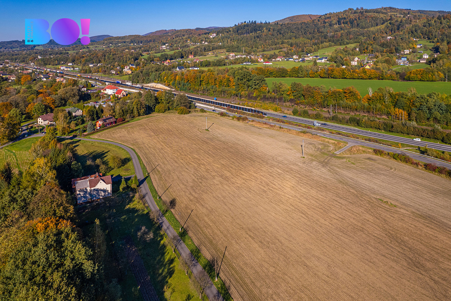 Prodej komerčního pozemku 1 000 m² – fotografie 4