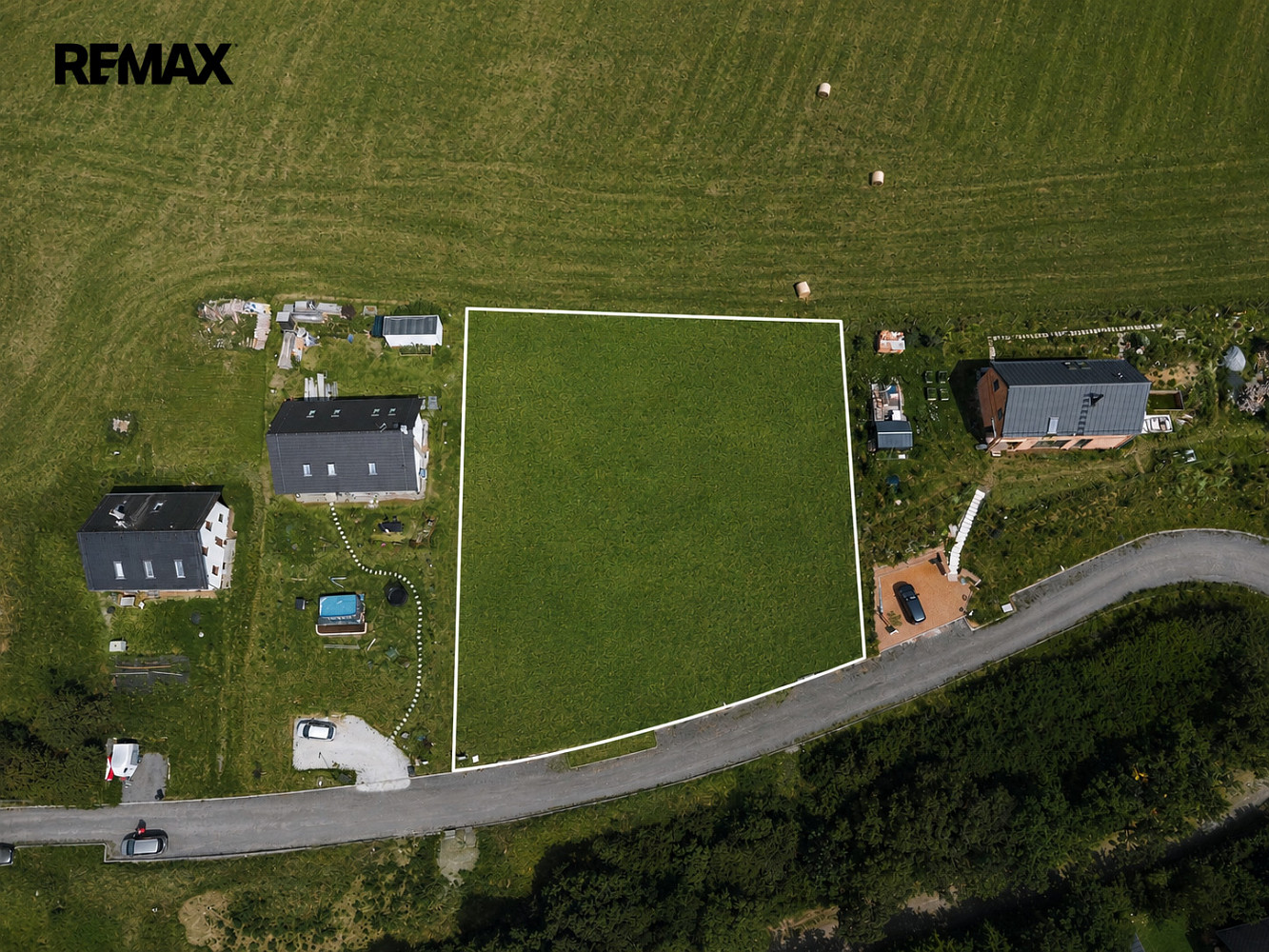 Prodej stavebního pozemku 1 992 m²