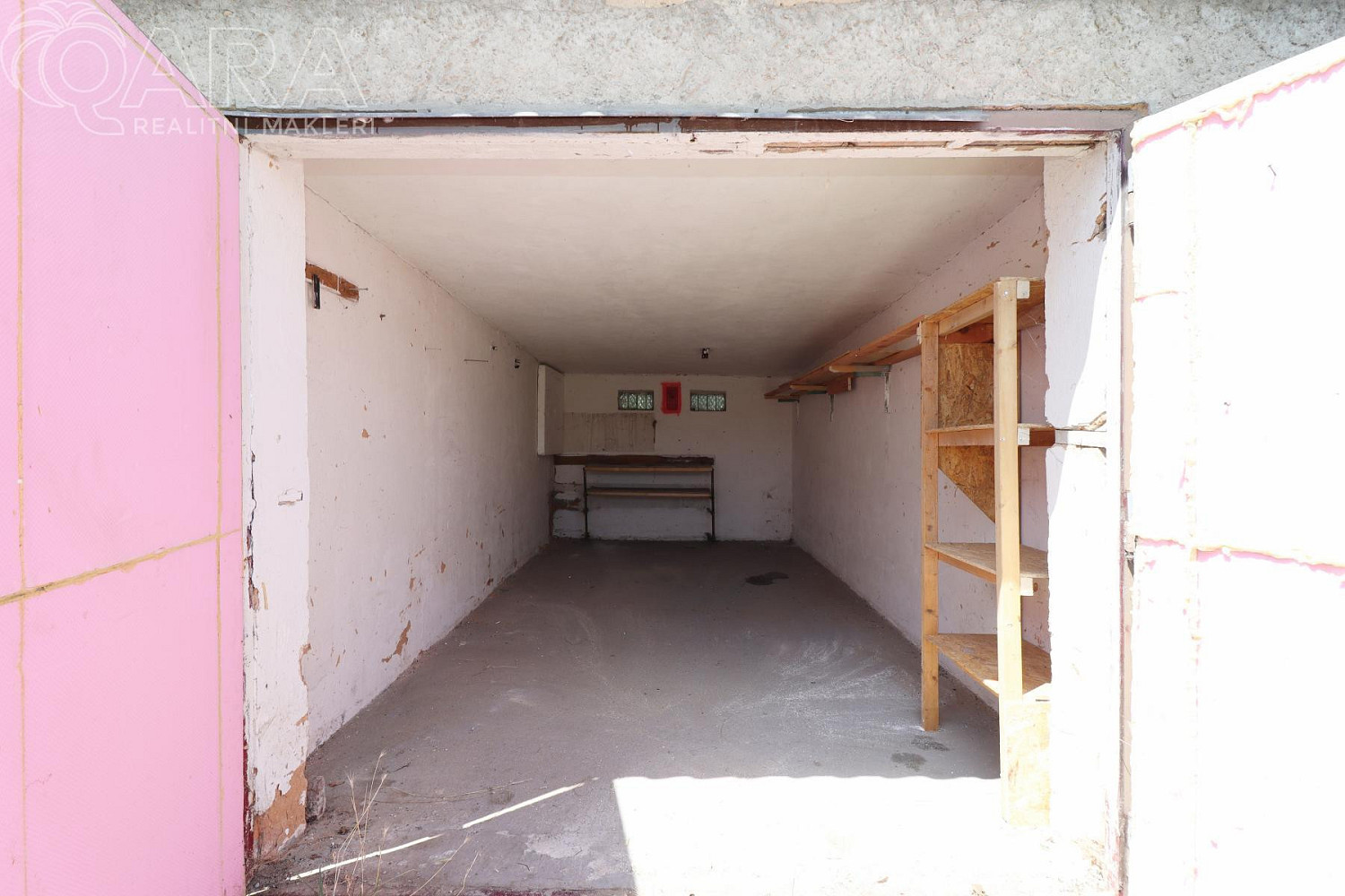 Prodej garáže 22 m2 v žádané lokalitě Praha 6, ulice Pod Paťankou – fotografie 2