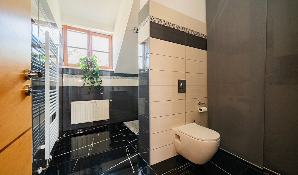 Prodej domu 175 m² s pozemkem 527 m², Dobřejovice – náhled fotky 40
