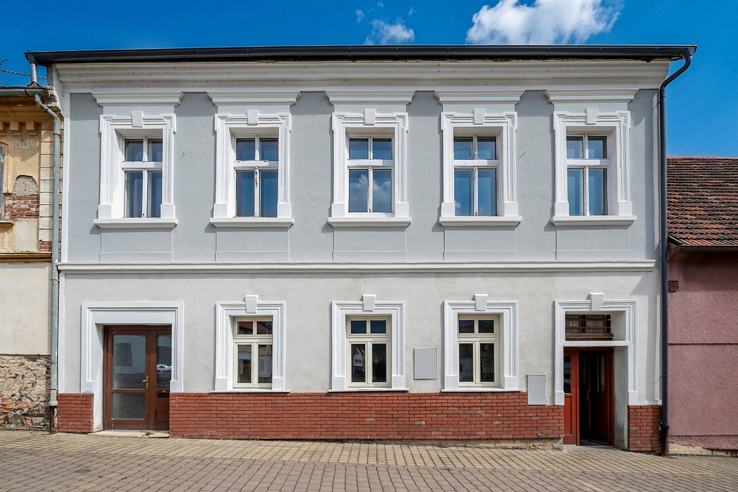 Prodej nájemního domu, činžáku 240 m²