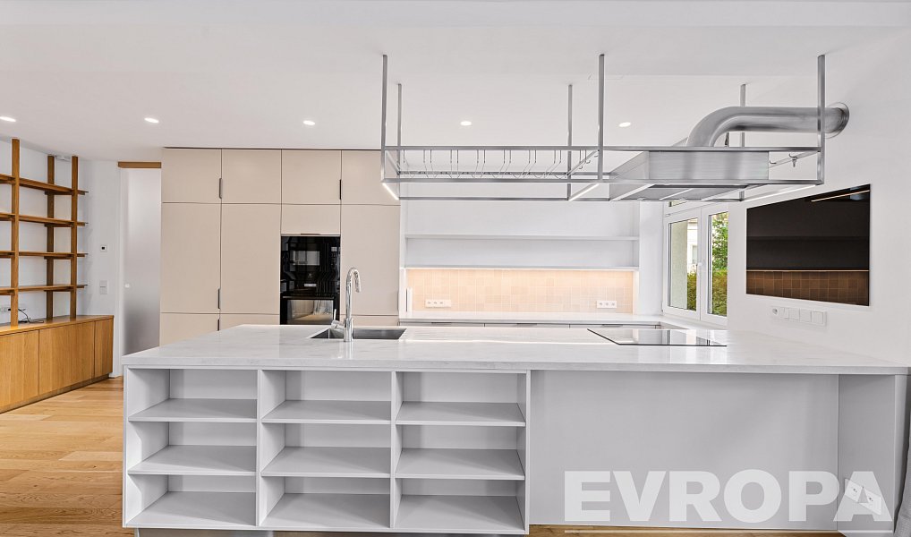 Pronájem bytu 4+kk 113 m², Praha – náhled fotky 3