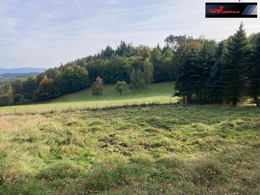 Prodej stavebního pozemku 1 390 m² – fotografie 2