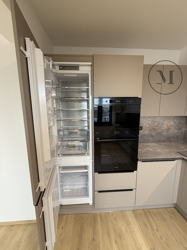 Pronájem bytu 2+kk 57 m² – fotografie 3