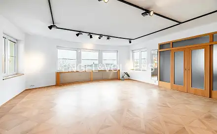 Pronájem domu 801 m² s pozemkem 1 299 m², Nový Zlíchov, Praha 5 - Smíchov