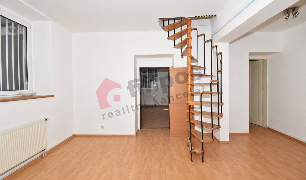 Pronájem kanceláře 136 m², Praha – náhled fotky 12