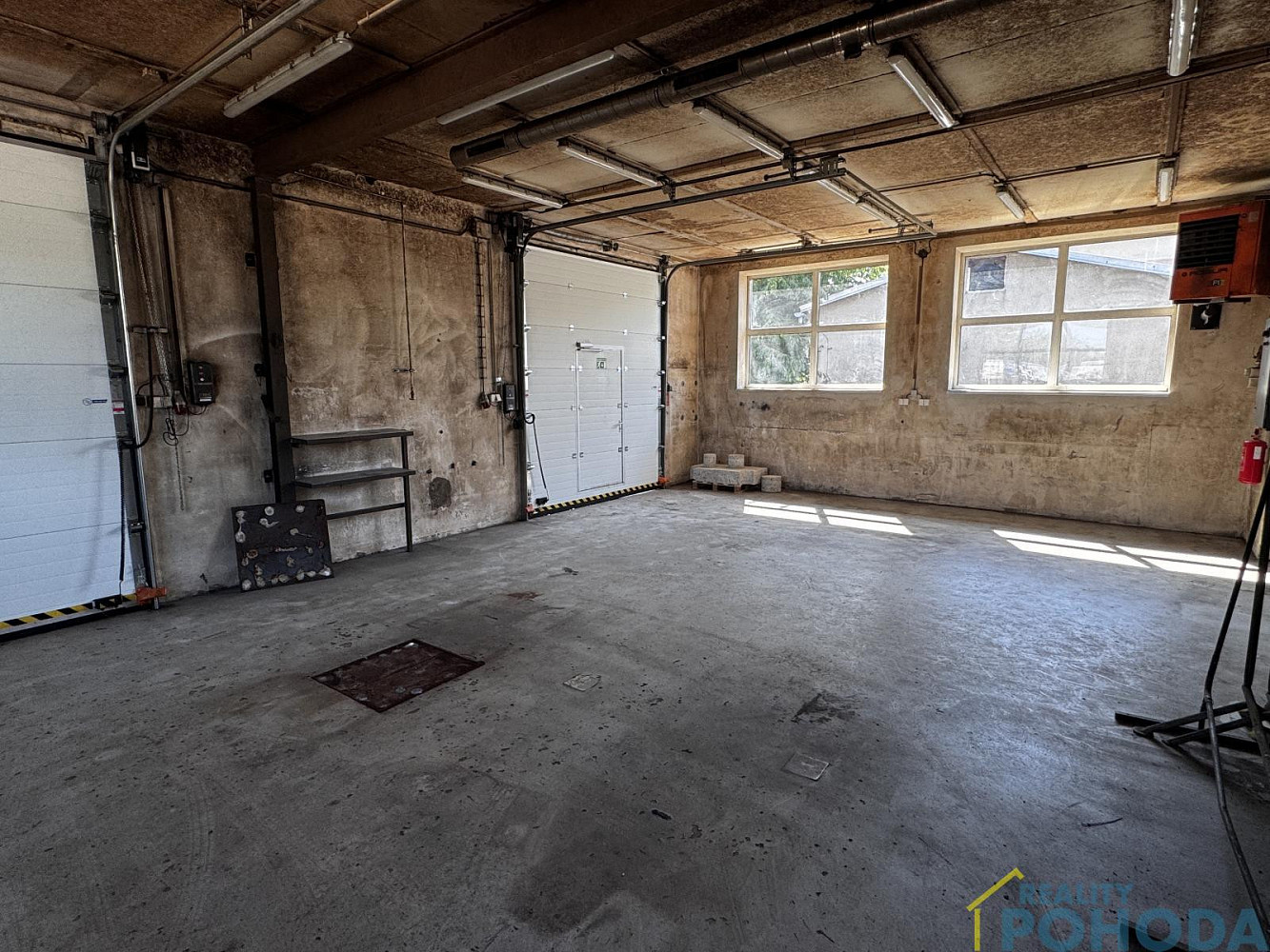 Pronájem výrobních prostor 557 m² – fotografie 4
