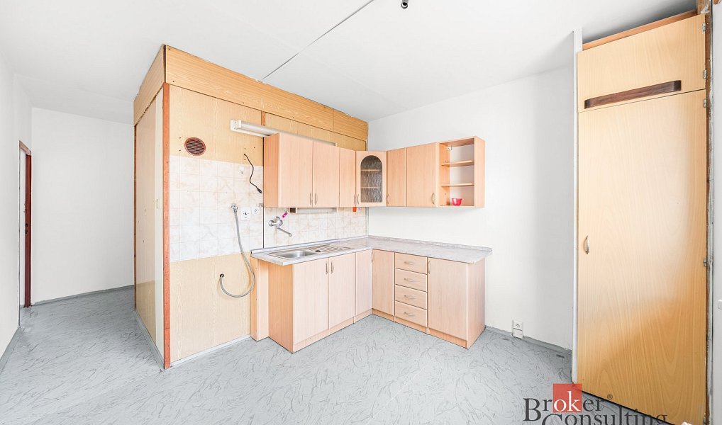 Prodej bytu 3+1 80 m², Kolinec – náhled fotky 3