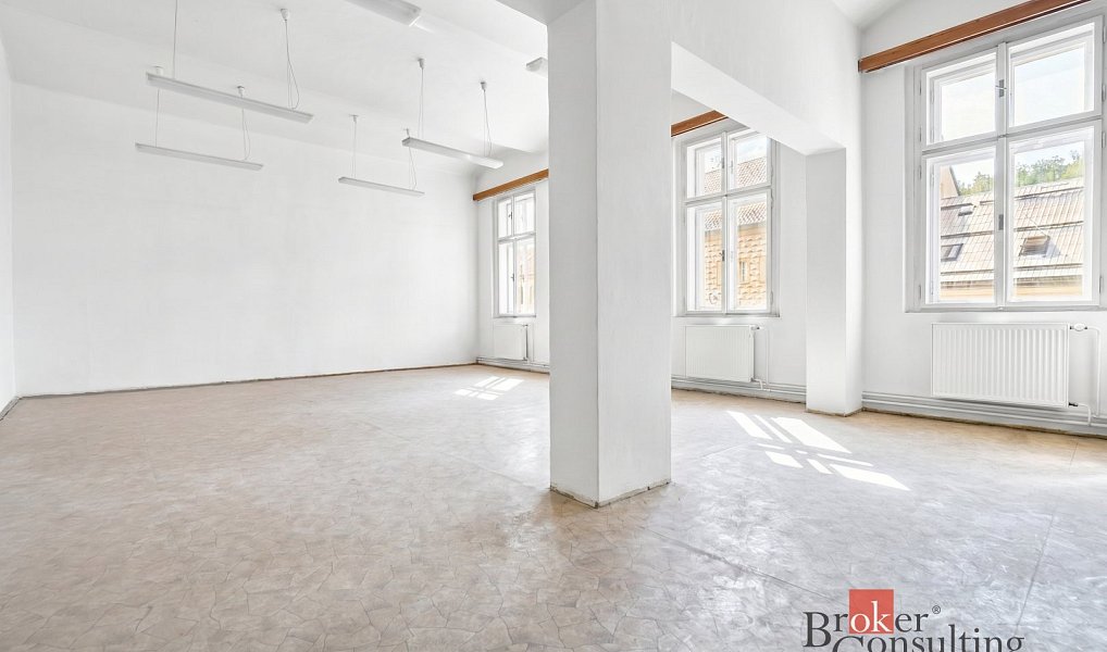 Prodej kanceláře 750 m², Nejdek – náhled fotky 17