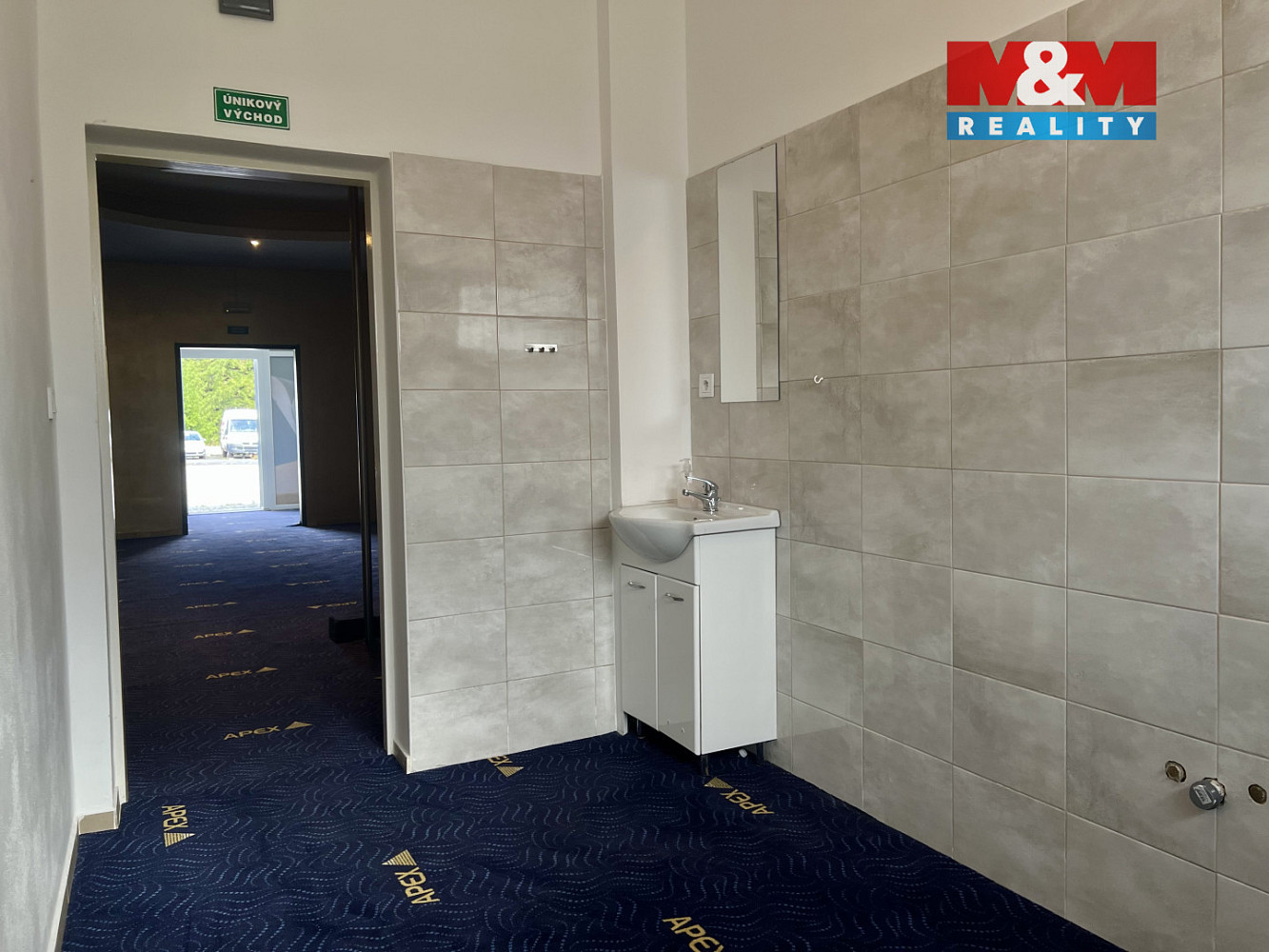 Pronájem obchodních prostor 160 m² – fotografie 4