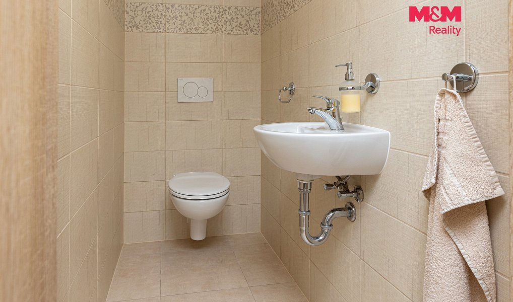 Prodej domu 122 m² s pozemkem 328 m², Dříteč – náhled fotky 25
