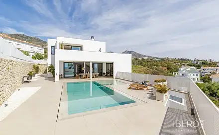 Prodej domu 330 m² s pozemkem 1 000 m², Benalmadena Costa, Španělsko