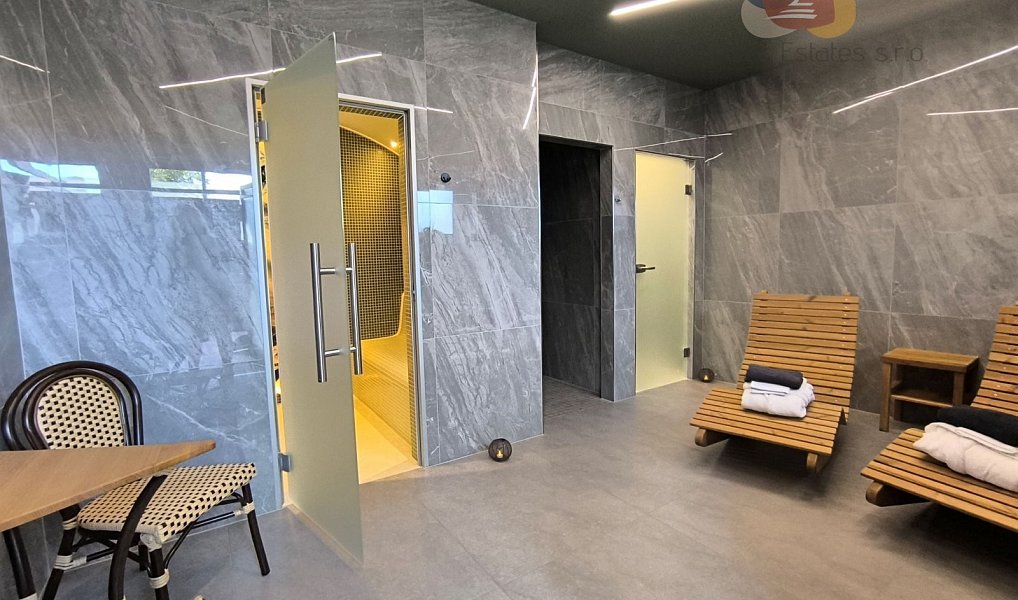 Prodej ubytovacího objektu 690 m², Hněvotín – náhled fotky 23