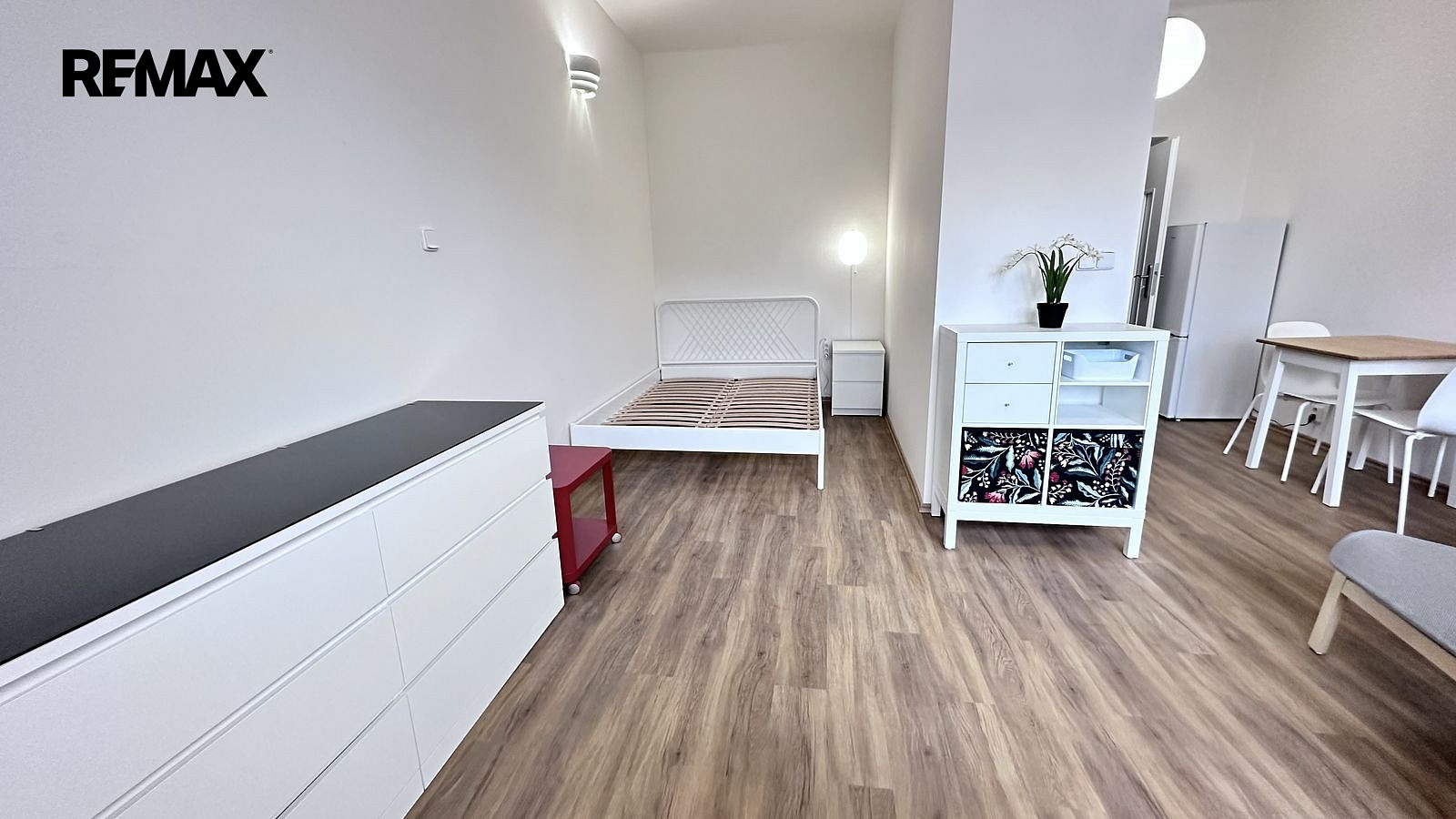 Pronájem bytu 1+kk 38 m² — photo 4