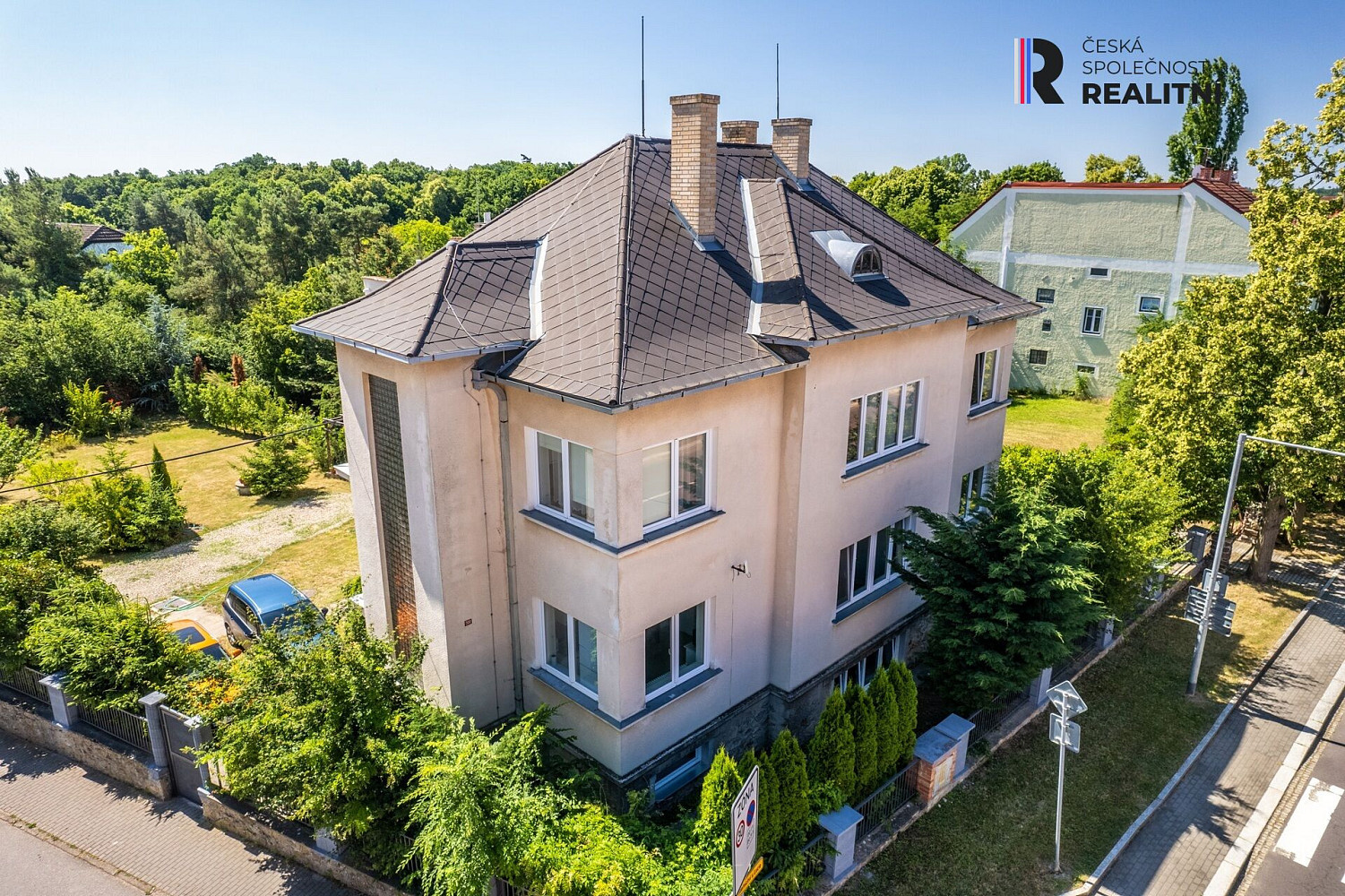 Prodej nájemního domu, činžáku 420 m² – fotografie 2