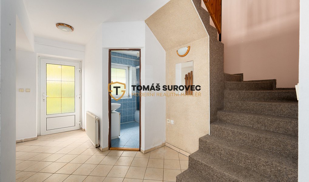 Prodej domu 190 m² s pozemkem 2 327 m², Lešná – náhled fotky 8
