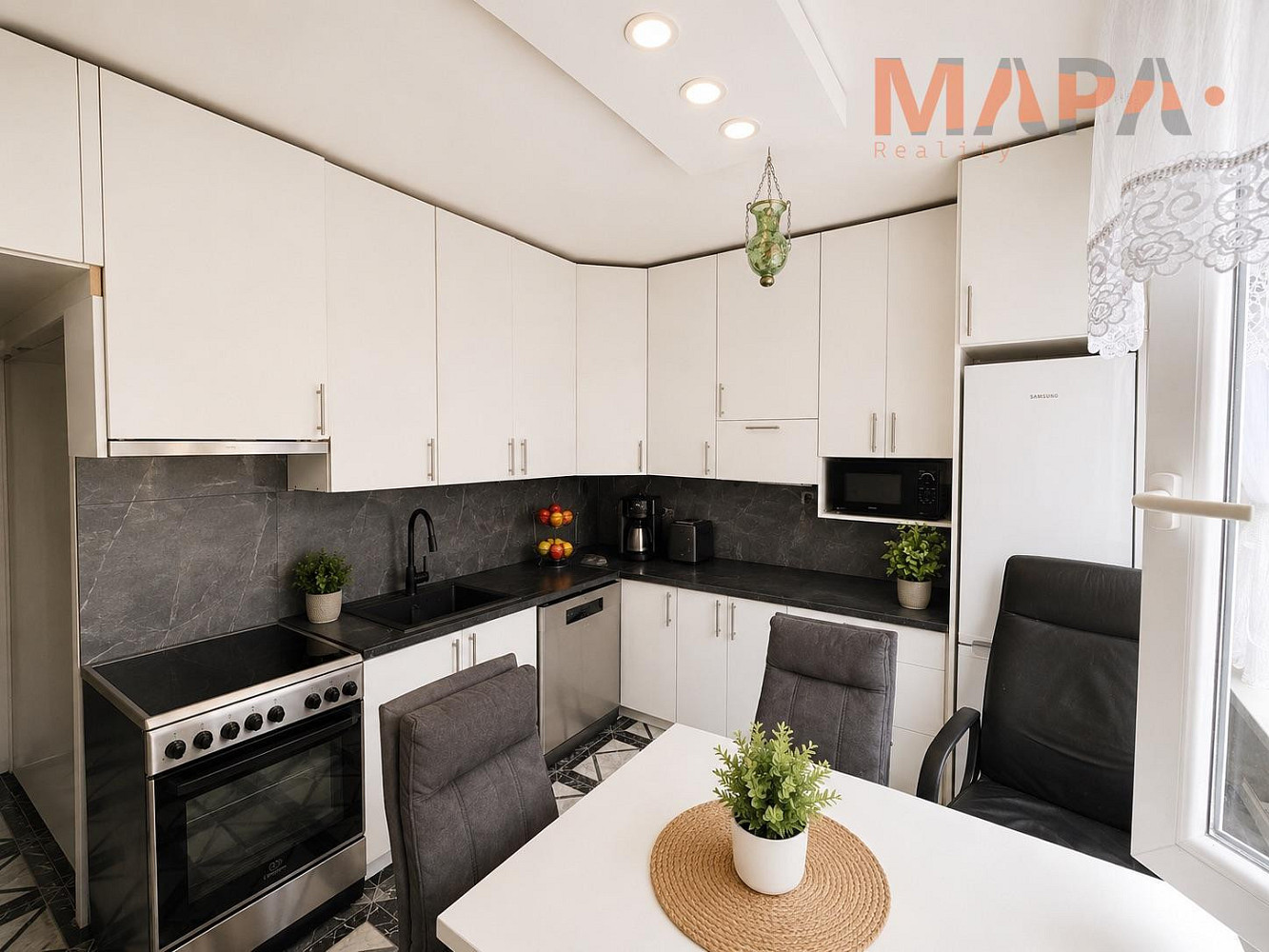 Prodej bytu 4+1 77 m² — photo 2