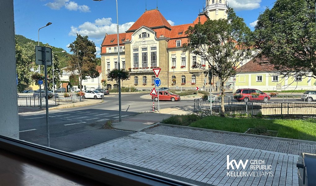 Pronájem obchodních prostor 136 m², Bílina – náhled fotky 8