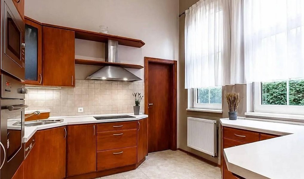 Pronájem domu 1 300 m² s pozemkem 1 022 m², Praha – náhled fotky 10