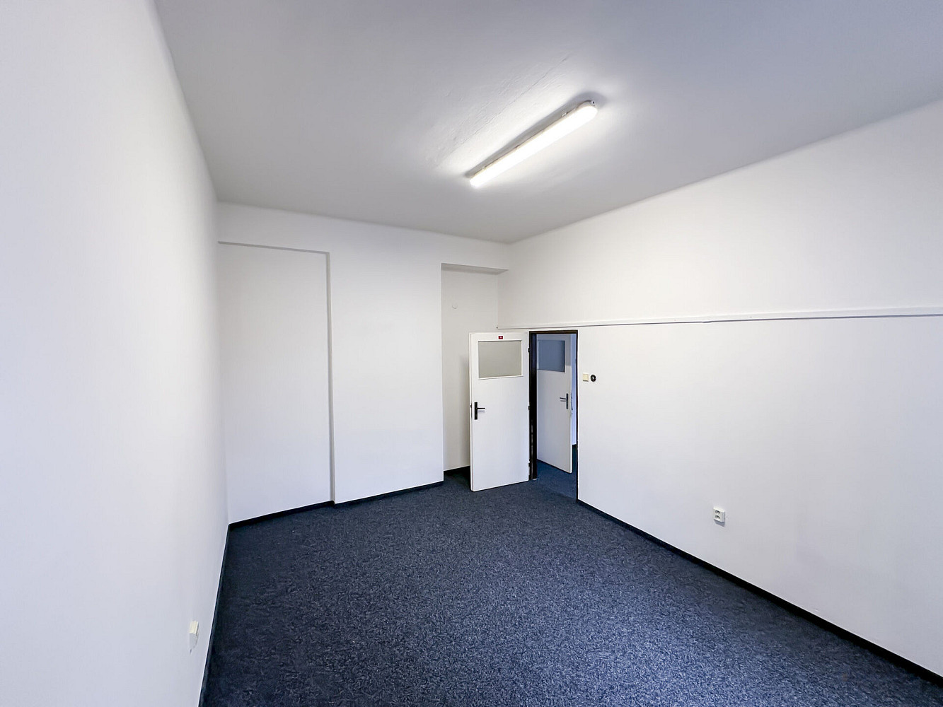 Pronájem kanceláře 34 m² – fotografie 2