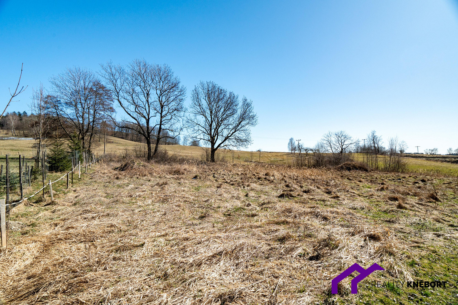 Prodej stavebního pozemku 2 278 m² – pohled 5