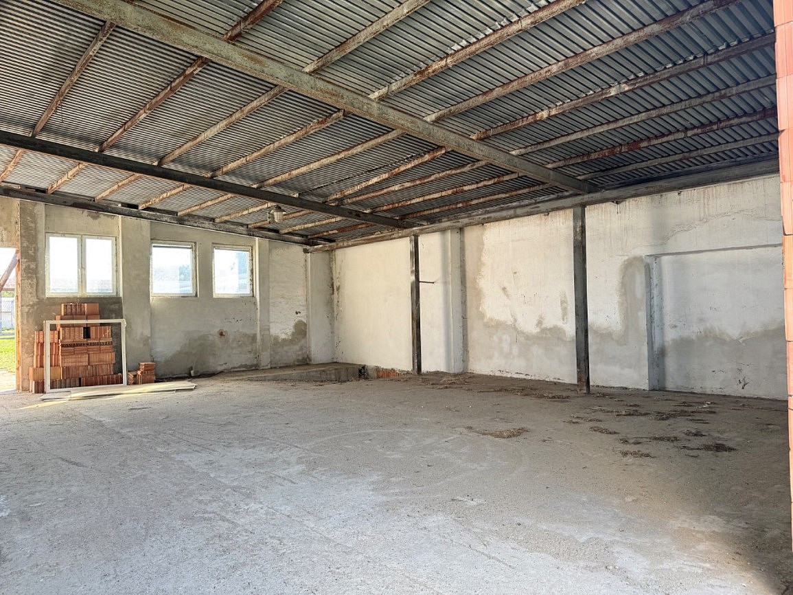 Prodej výrobních prostor 297 m² – fotografie 3