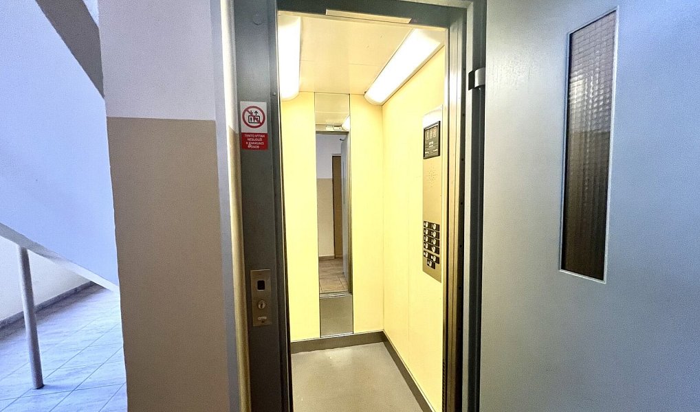 Prodej bytu 3+1 58 m², Praha – náhled fotky 22