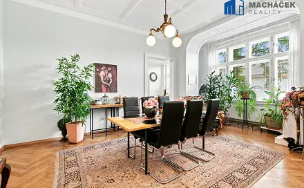 Prodej bytu 4+1 119 m², Jungmannova, Teplice