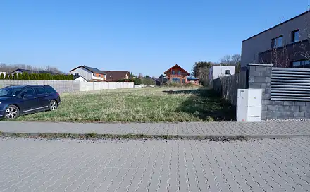 Prodej stavebního pozemku 1 032 m², Nad Popovkou, Strančice, okres Praha-východ