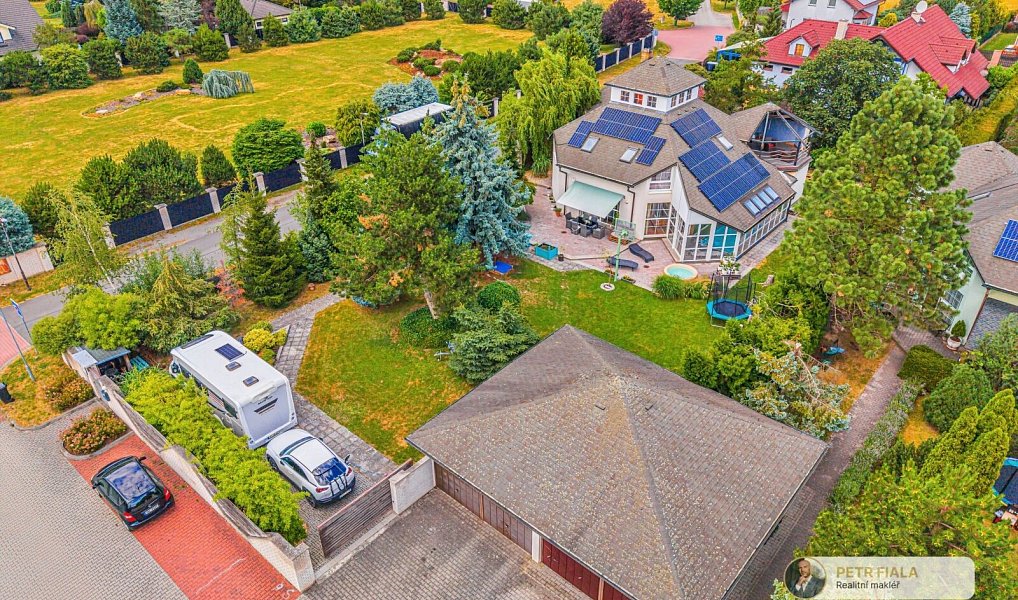 Prodej domu 305 m² s pozemkem 1 174 m², Plzeň – náhled fotky 32