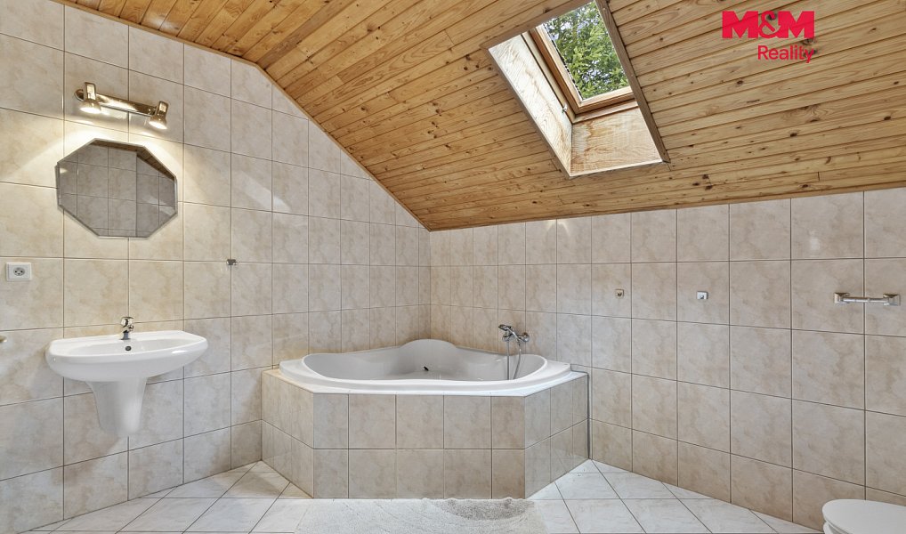 Prodej ubytovacího objektu 341 m², Harrachov – náhled fotky 29