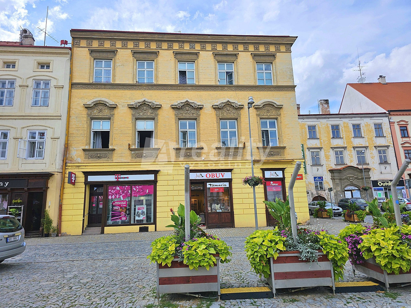 Prodej nájemního domu, činžáku 862 m²